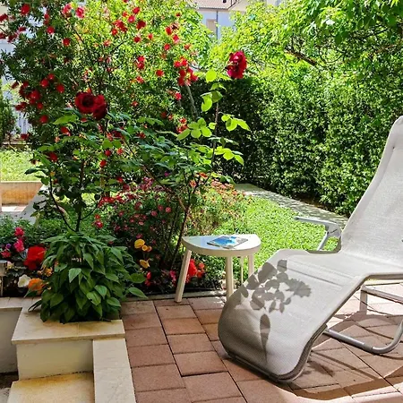 Lejlighed Ivana Charming Garden & Free Parking *