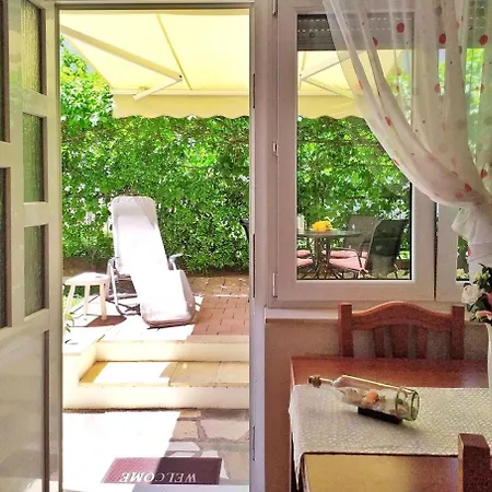 Ivana Charming Garden & Free Parking *